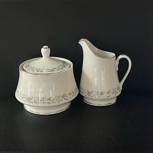 Mikasa Fine China Porcelain Japan Montclaire Cream And Sugar Container Set
